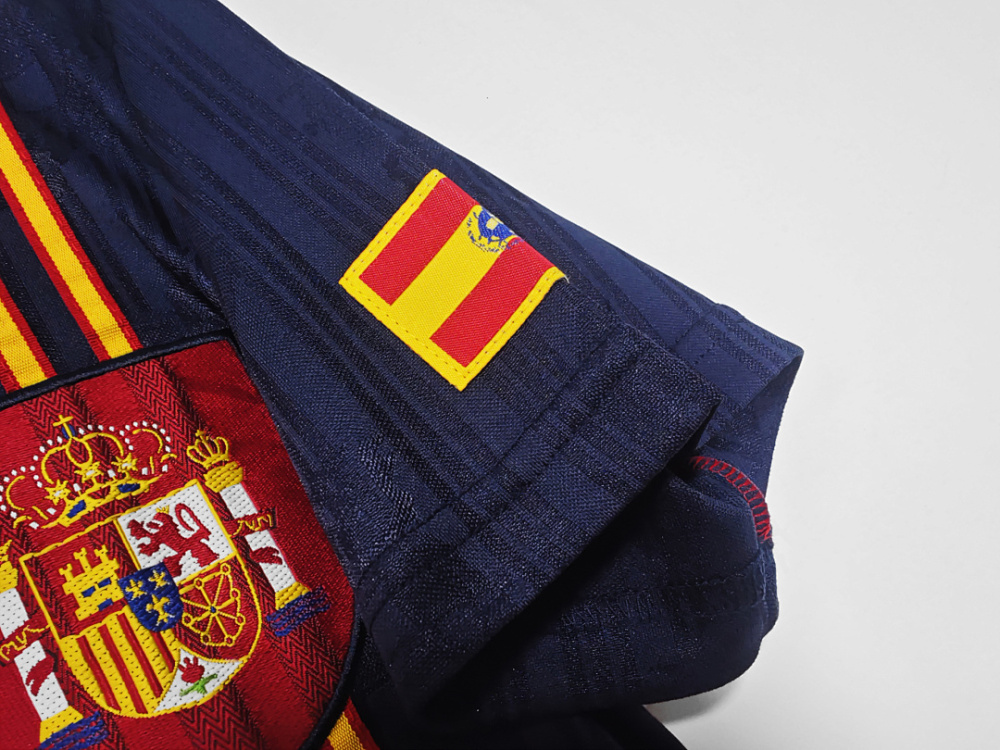 1996 season Spain home retro Fan version