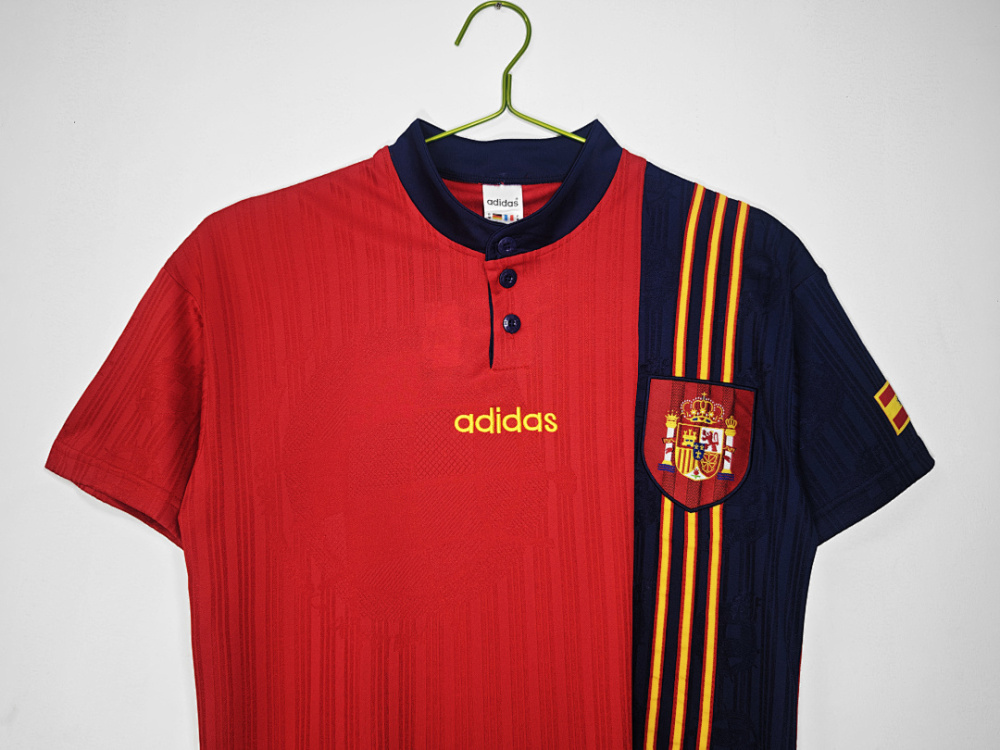1996 season Spain home retro Fan version