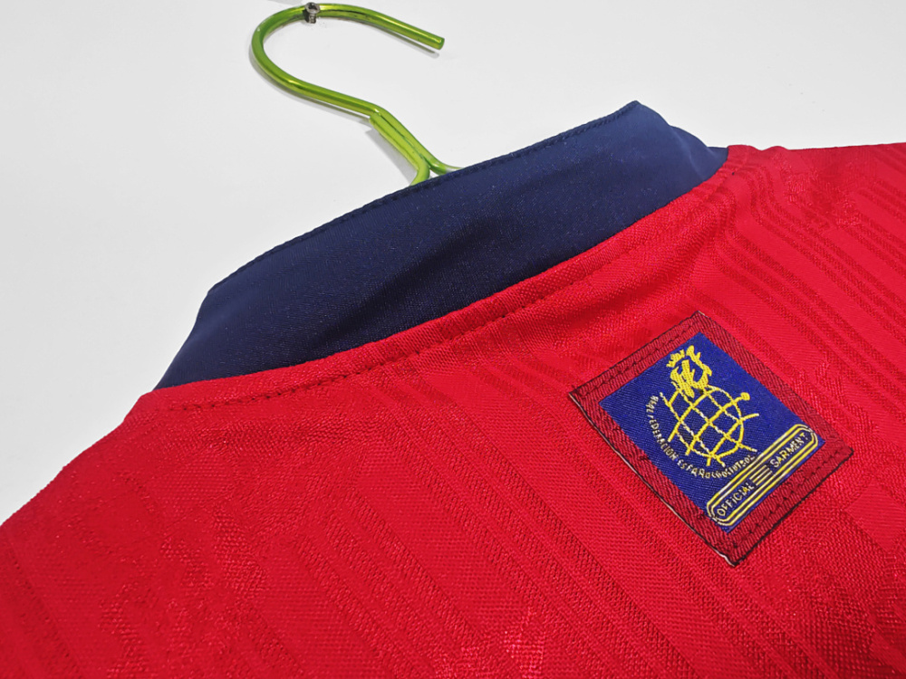 1996 season Spain home retro Fan version