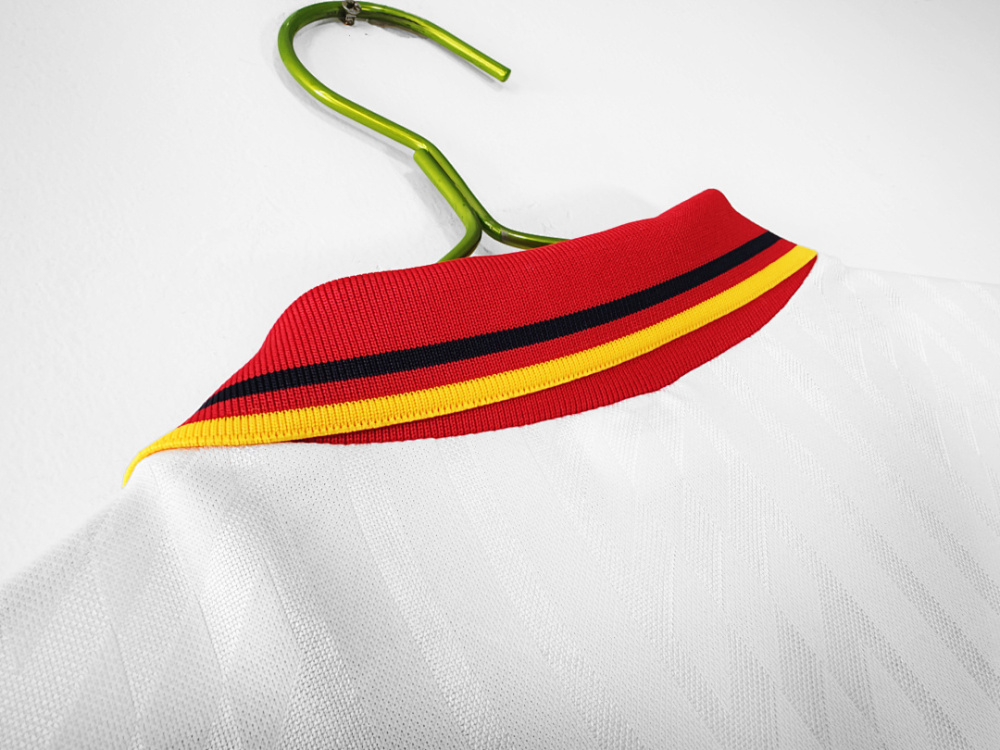 9495 season Spain away retro Fan version