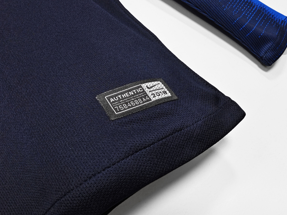 2018 season France home Long sleeved retro Fan version