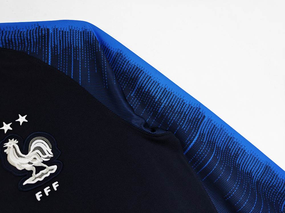 2018 season France home Long sleeved retro Fan version