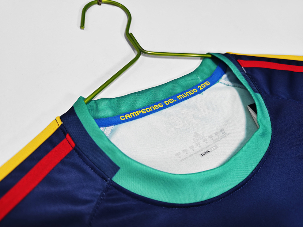 2010 season Spain goalkeeper retro Fan version