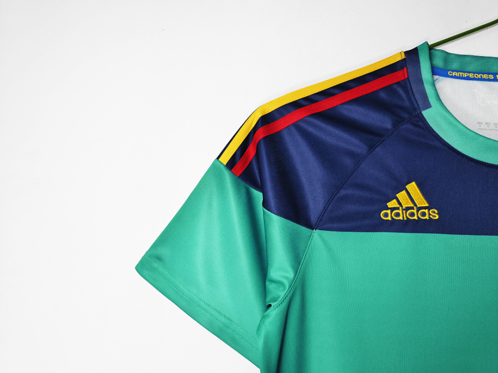 2010 season Spain goalkeeper retro Fan version