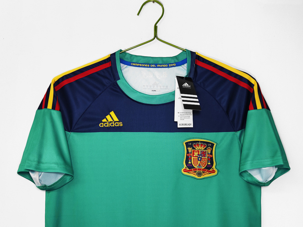 2010 season Spain goalkeeper retro Fan version