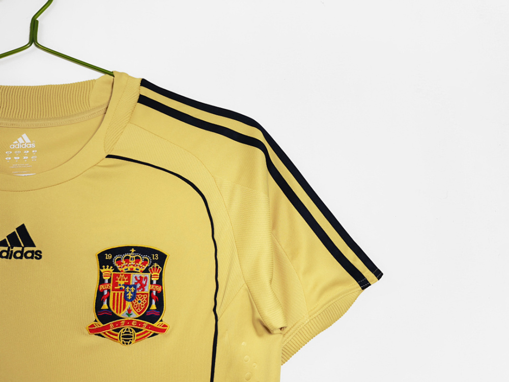 2008 season Spain away retro Fan version