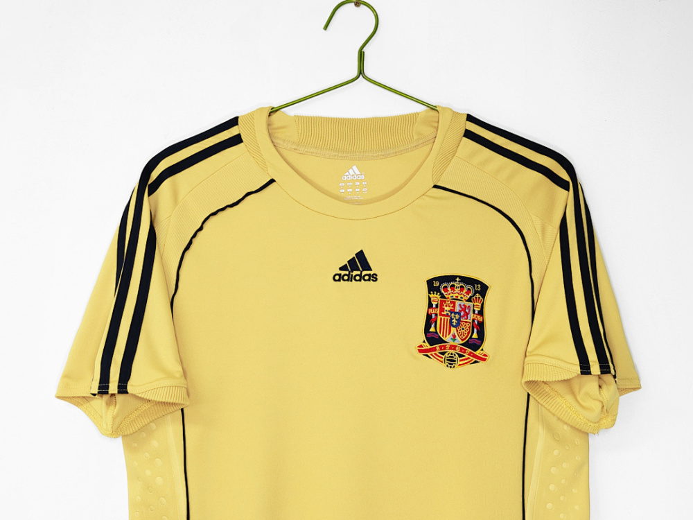2008 season Spain away retro Fan version