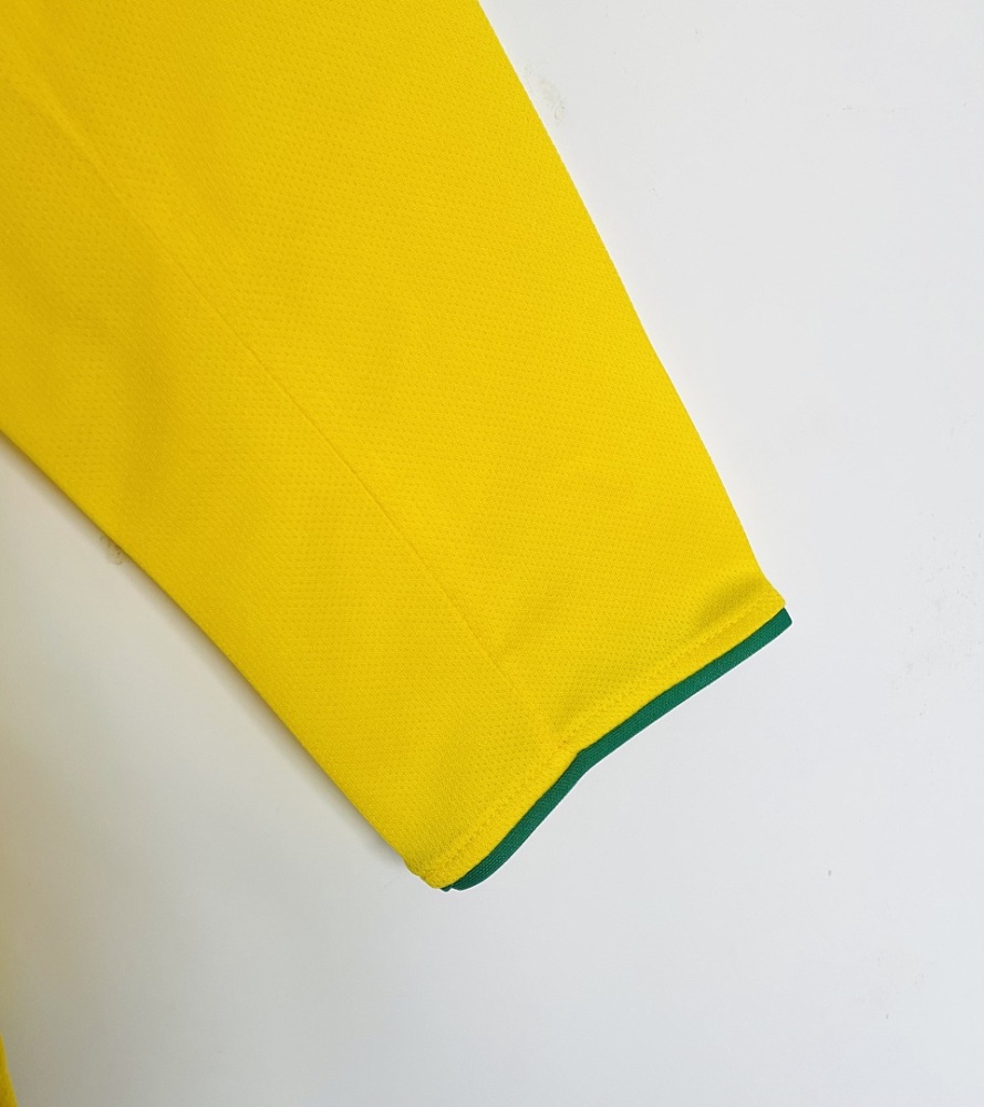 2004 season Brazil home Long sleeved retro Fan version