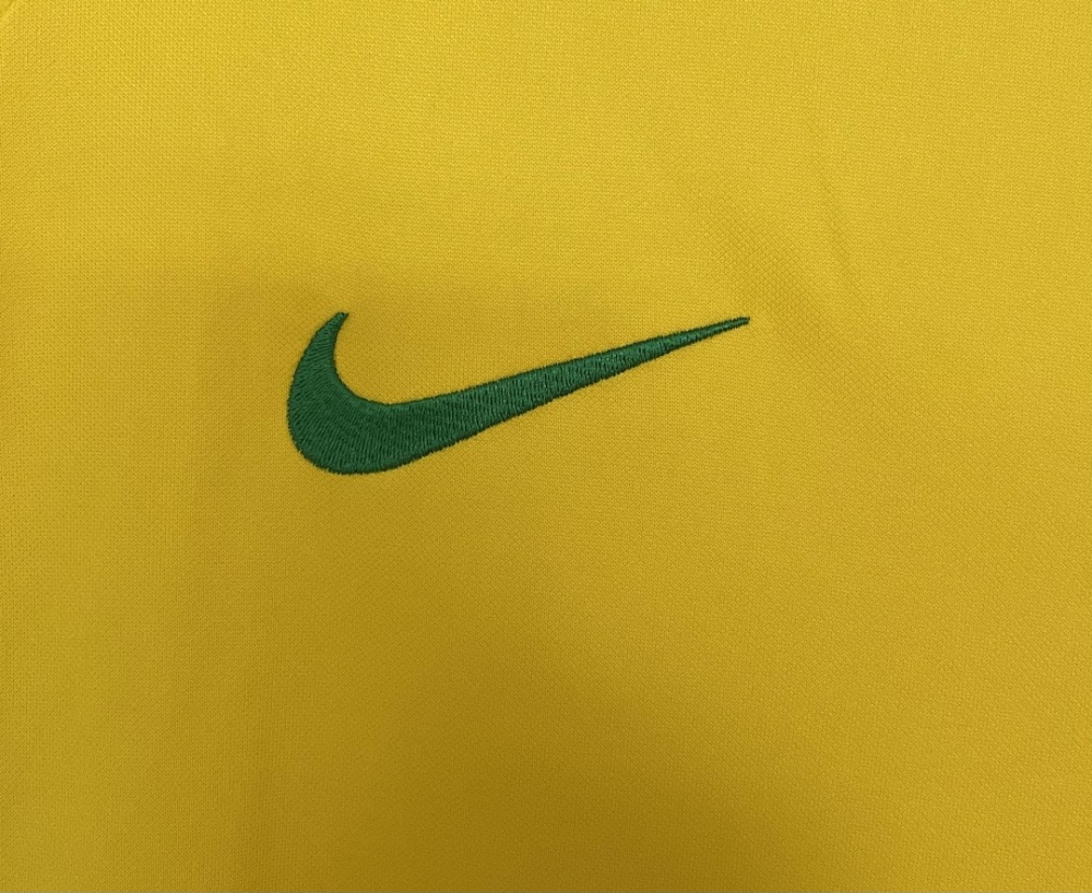 2002 season Brazil home Long sleeved retro Fan version