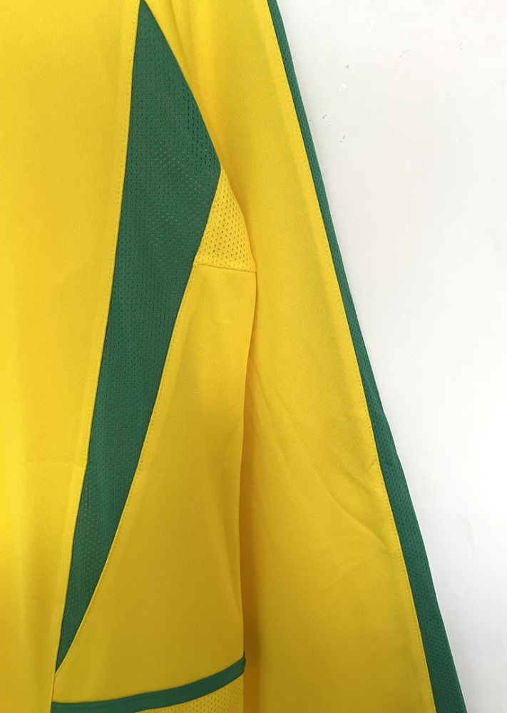 2002 season Brazil home Long sleeved retro Fan version