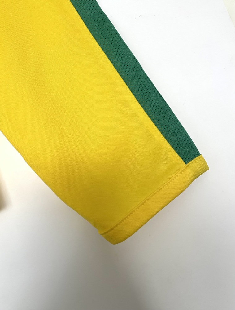 2002 season Brazil home Long sleeved retro Fan version