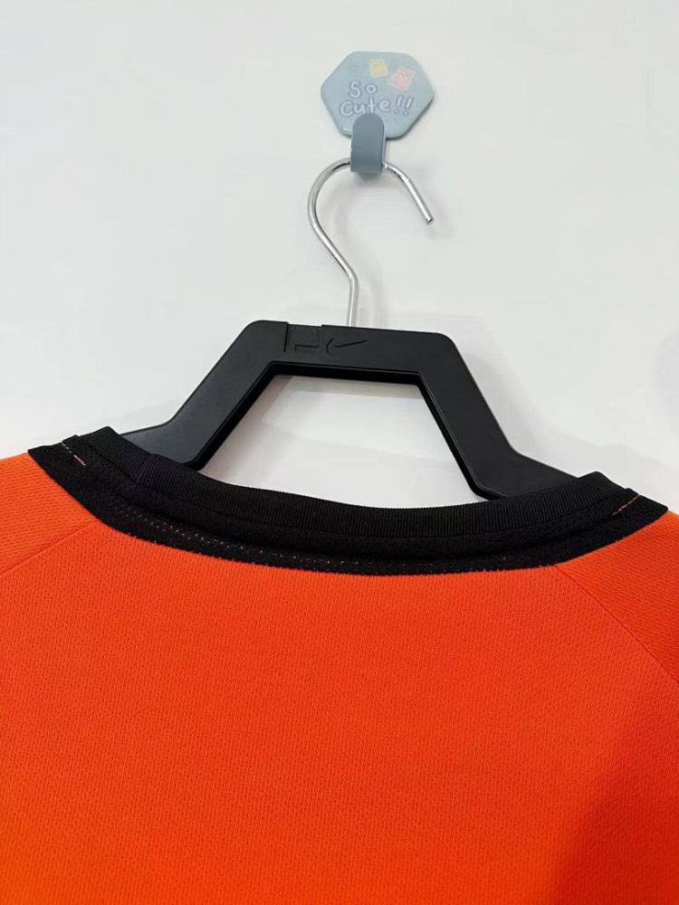 2002 season Netherlands home retro Fan version