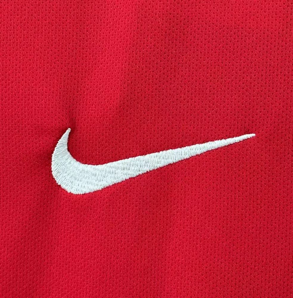 2016 season Portugal home retro Fan version