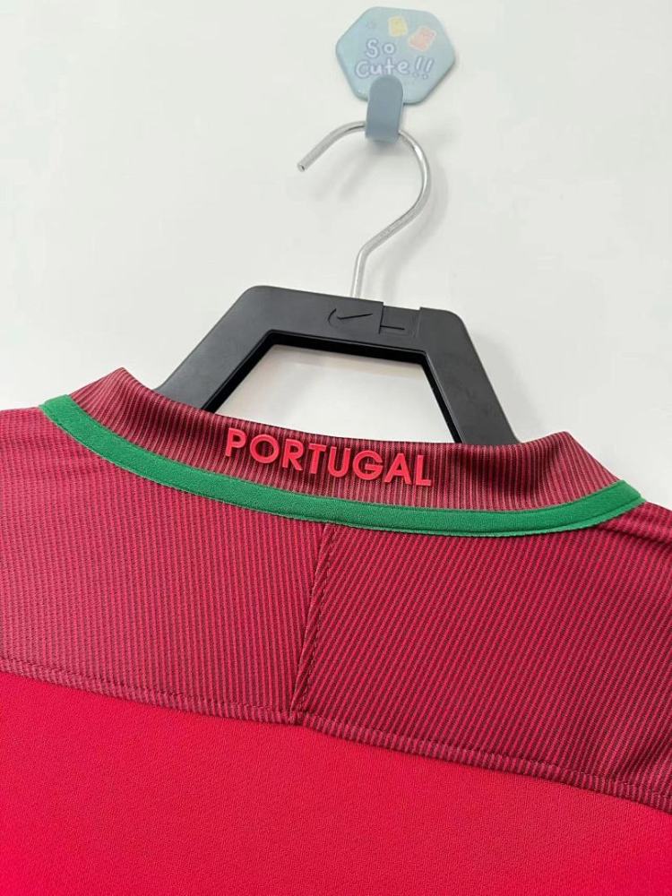 2016 season Portugal home Long sleeved retro Fan version
