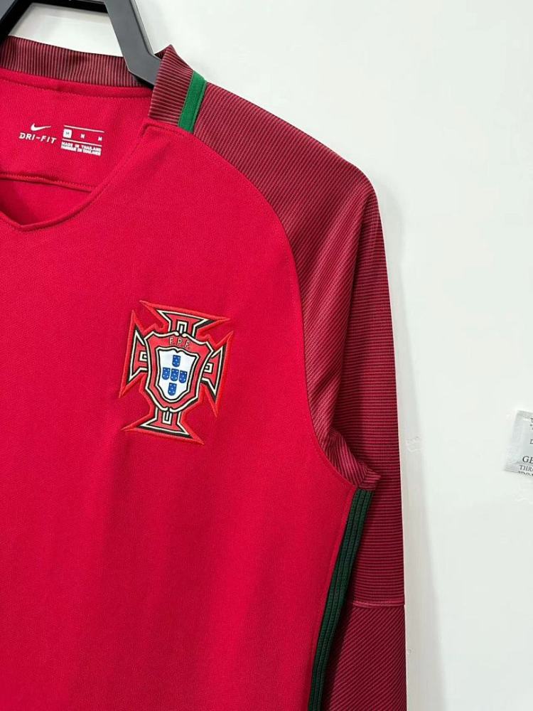 2016 season Portugal home Long sleeved retro Fan version