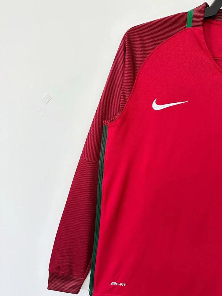 2016 season Portugal home Long sleeved retro Fan version