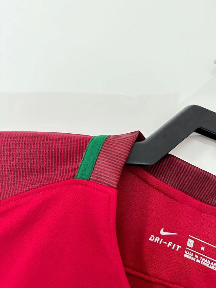 2016 season Portugal home Long sleeved retro Fan version