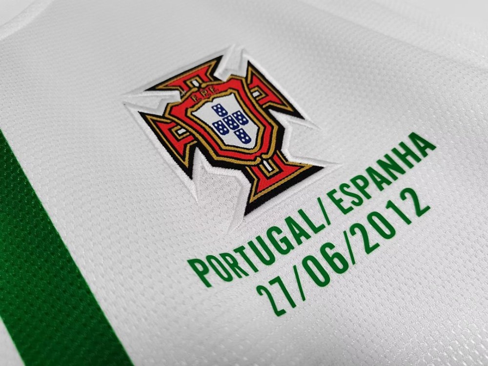 2012 season Portugal away Long sleeved retro Fan version