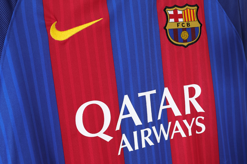 2016/17 season Barcelona home Retro