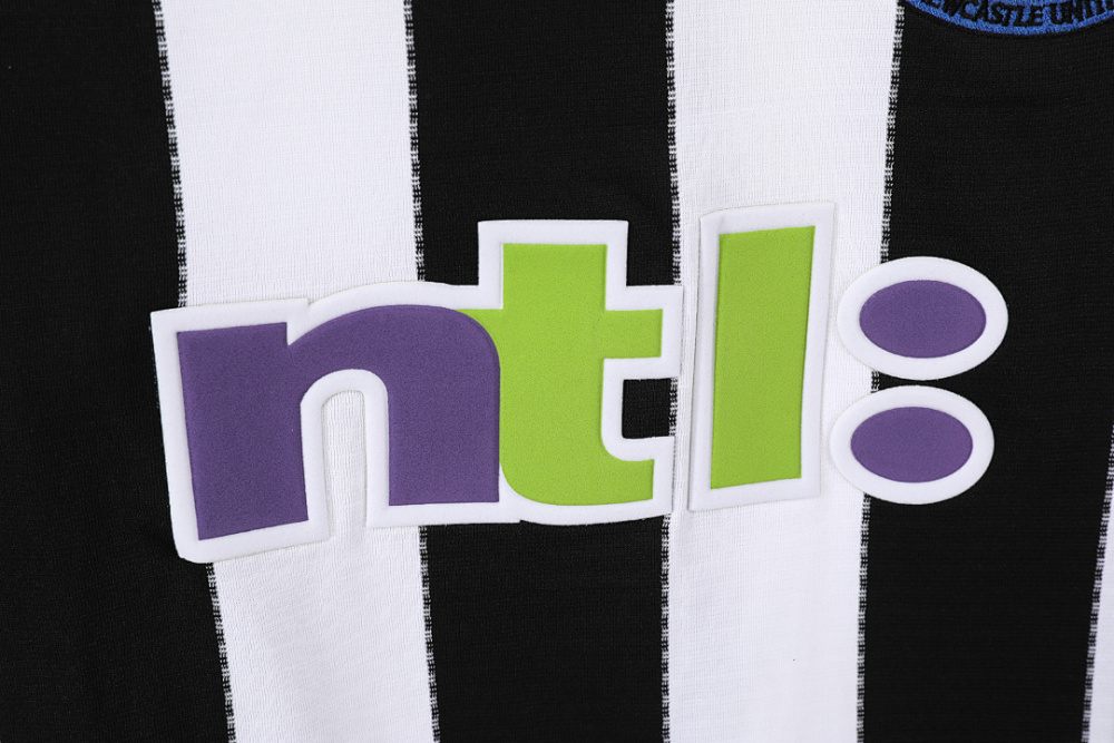 200//01 season Newcastle United home Retro