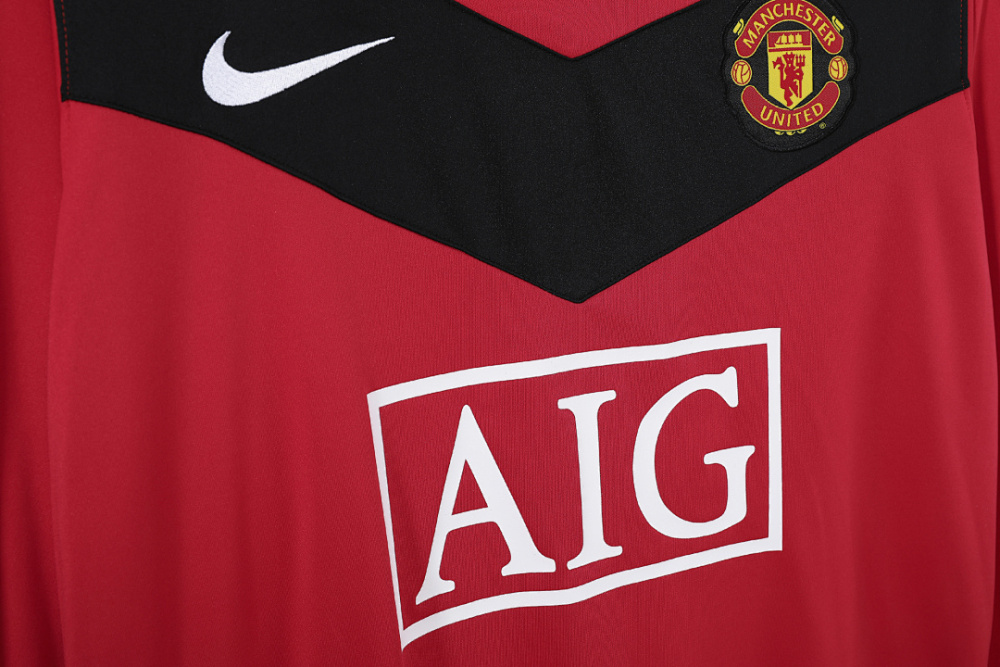 2010 season  Manchester United home Long sleeved retro Fan version