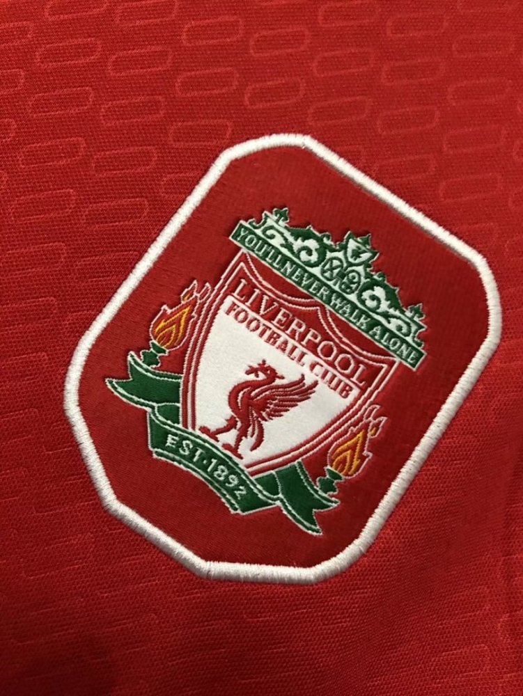 2004/05 season Liverpool Home Retro