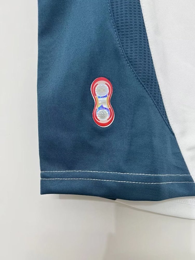 2006/08 season Liverpool away Retro