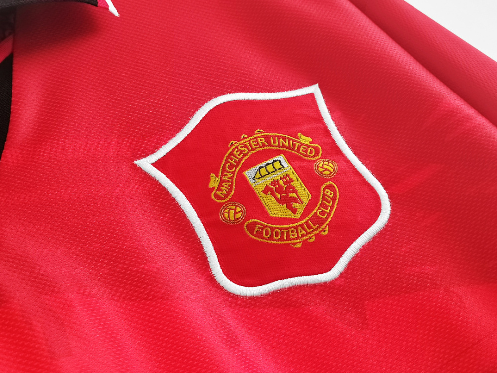 1994/96 season  Manchester United home Long sleeved retro Fan version