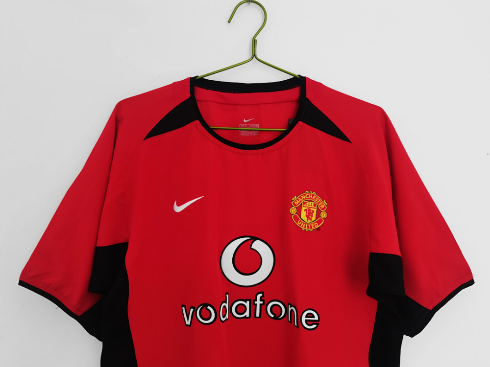 2002/04 season Manchester United home Retro