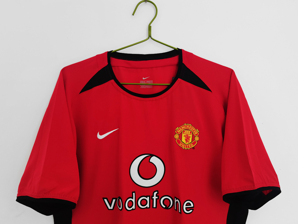 2002/04 season Manchester United home Retro