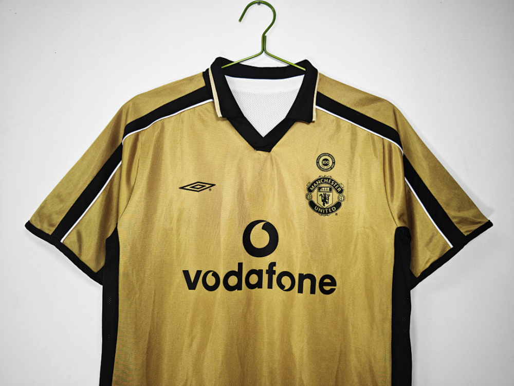 2001/02 season Manchester United Commemorative Edition Retro