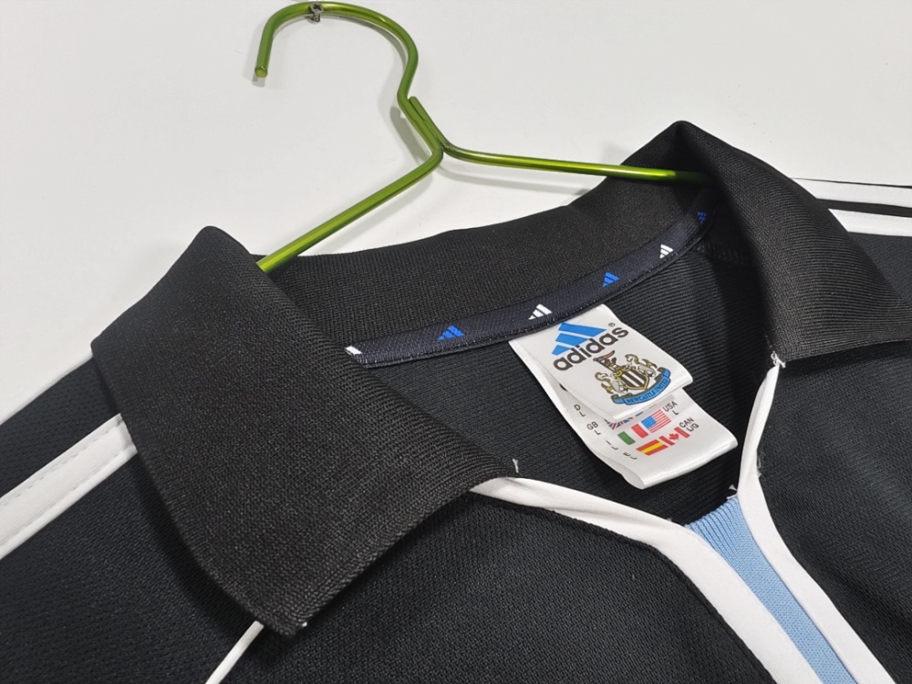 200//01 season Newcastle United away Retro