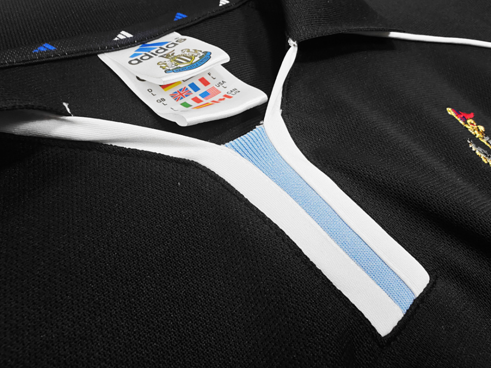 200//01 season Newcastle United away Retro