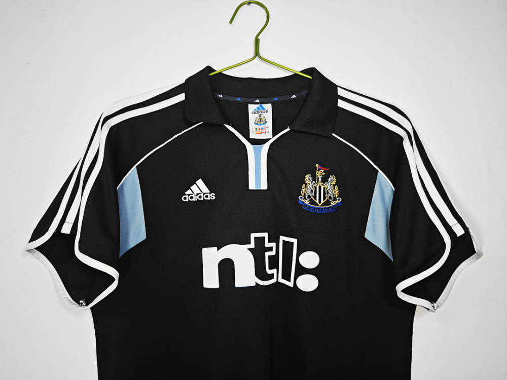 200//01 season Newcastle United away Retro