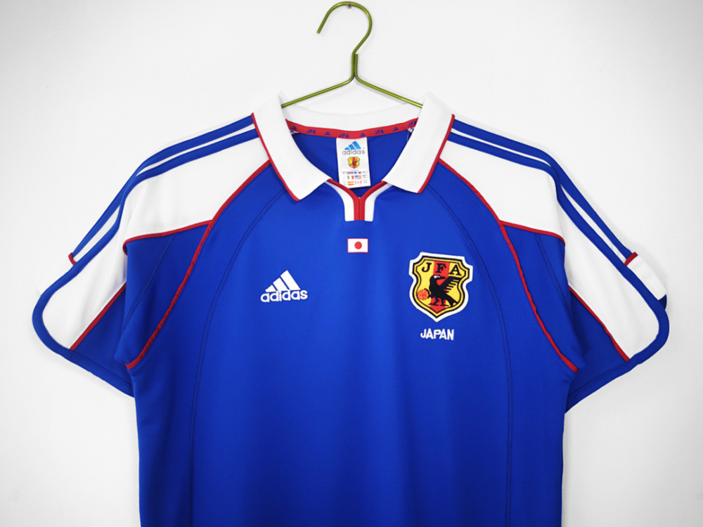 2000 season Japan home retro Fan version