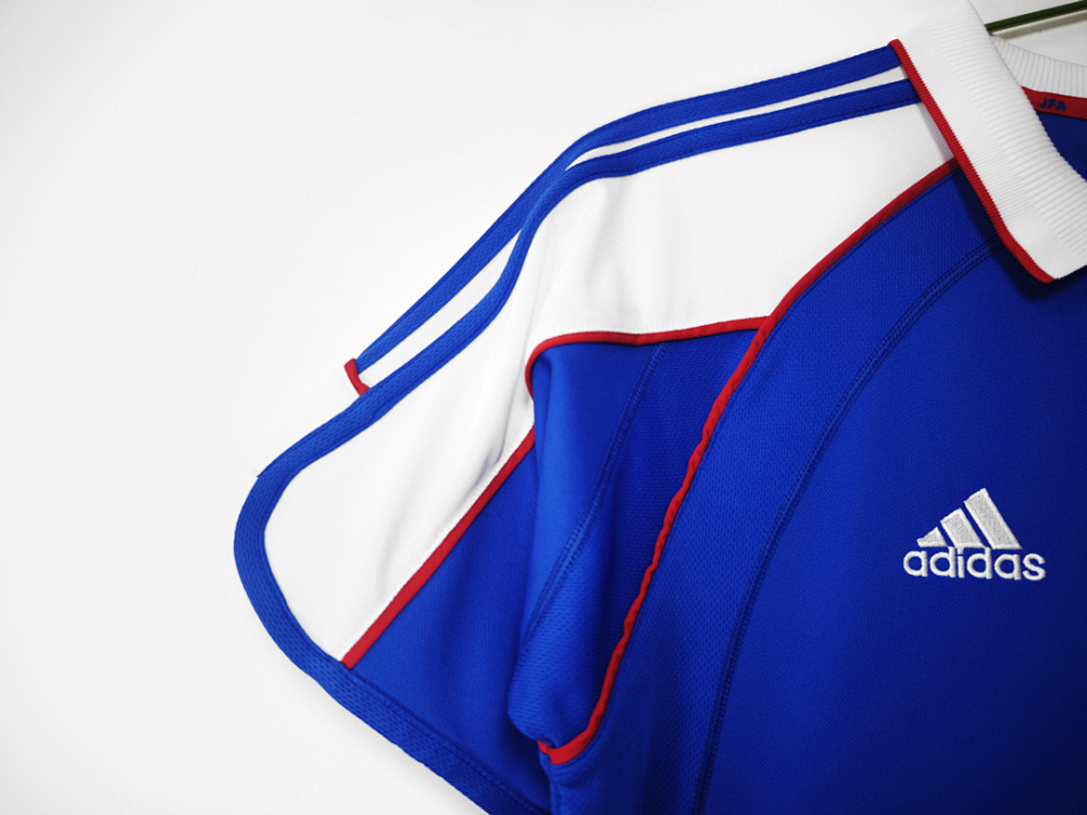 2000 season Japan home retro Fan version