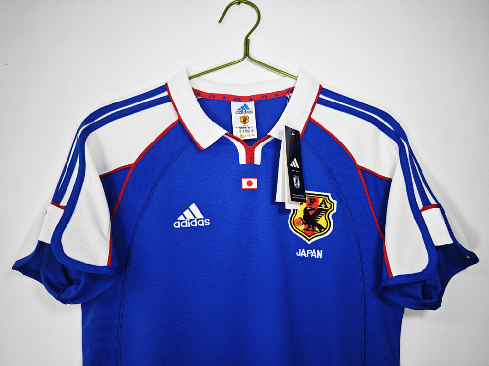 2000 season Japan home retro Fan version
