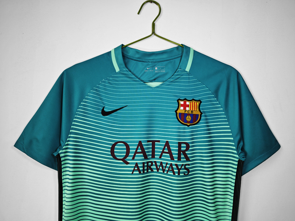 2016/17 season Barcelona third Retro