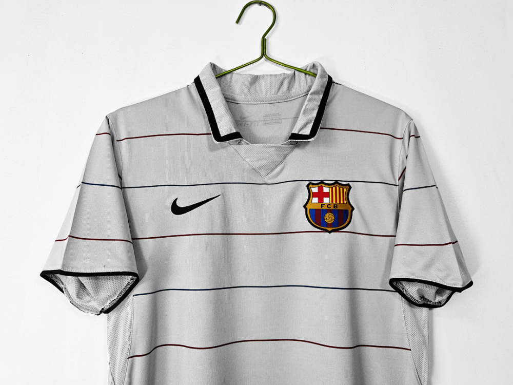 2003/04 season Barcelona away Retro