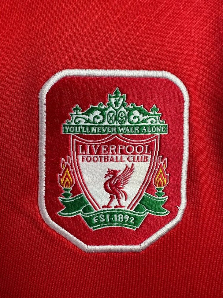 2004/05 season  Liverpool home Long sleeved retro Fan version