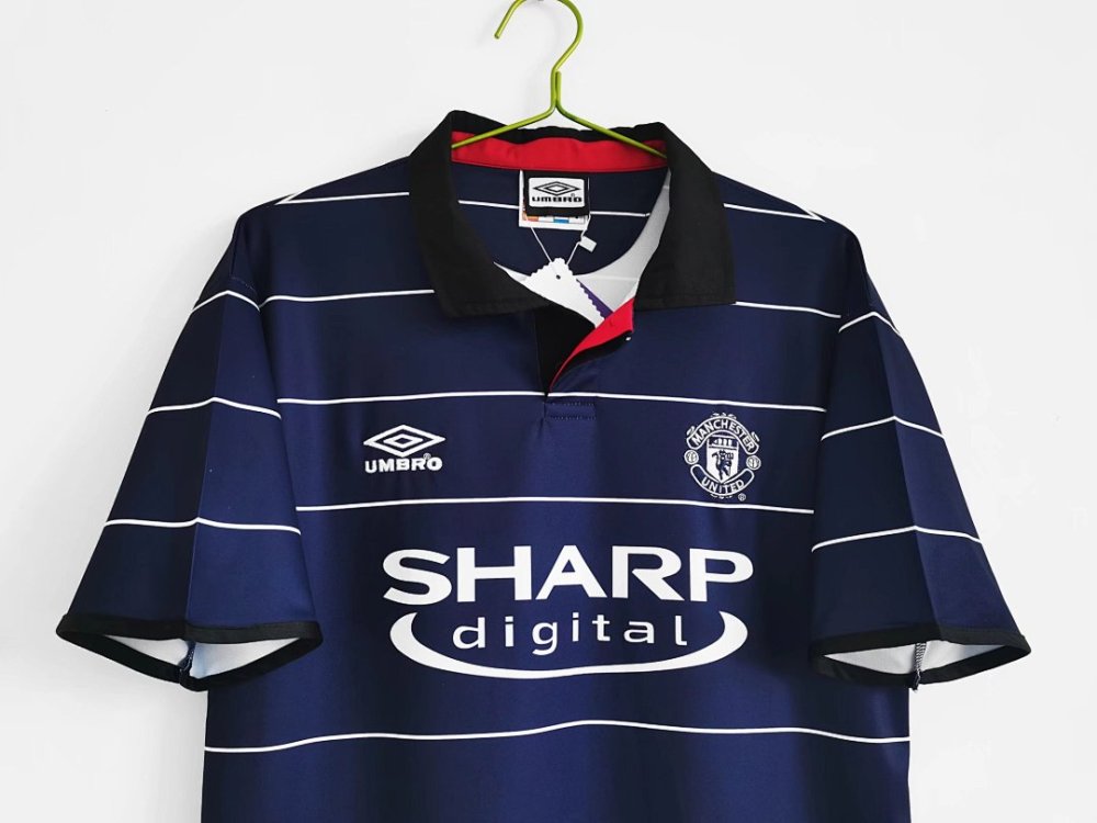 1999/00 season Manchester United away Retro