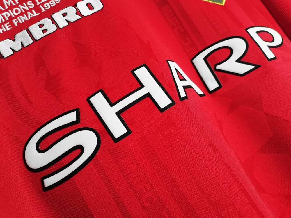 1999/00 season  Manchester United home Long sleeved retro Fan version