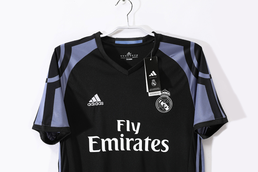 2016/17 season Real Madrid third Retro