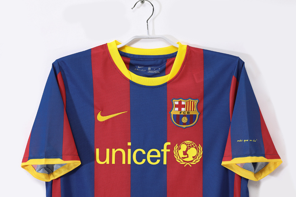 2010/11 season Barcelona home Retro