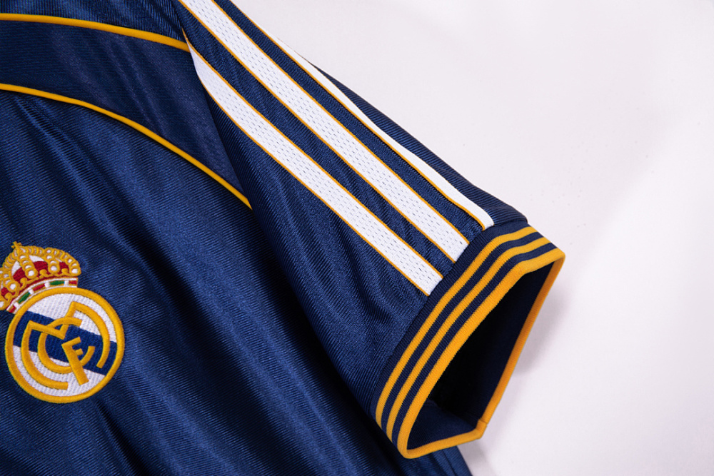 1998/00 season Real Madrid third Retro