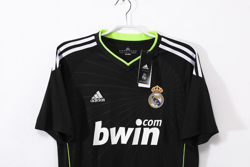 2010/11 season Real Madrid away Retro