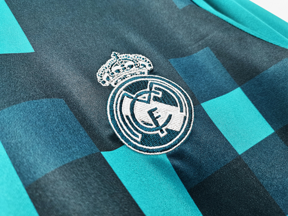 2017/18 season Real Madrid third Retro