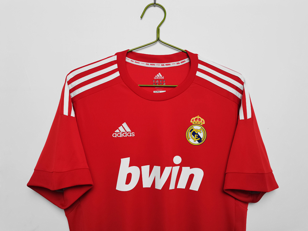 2011/12 season Real Madrid third Retro