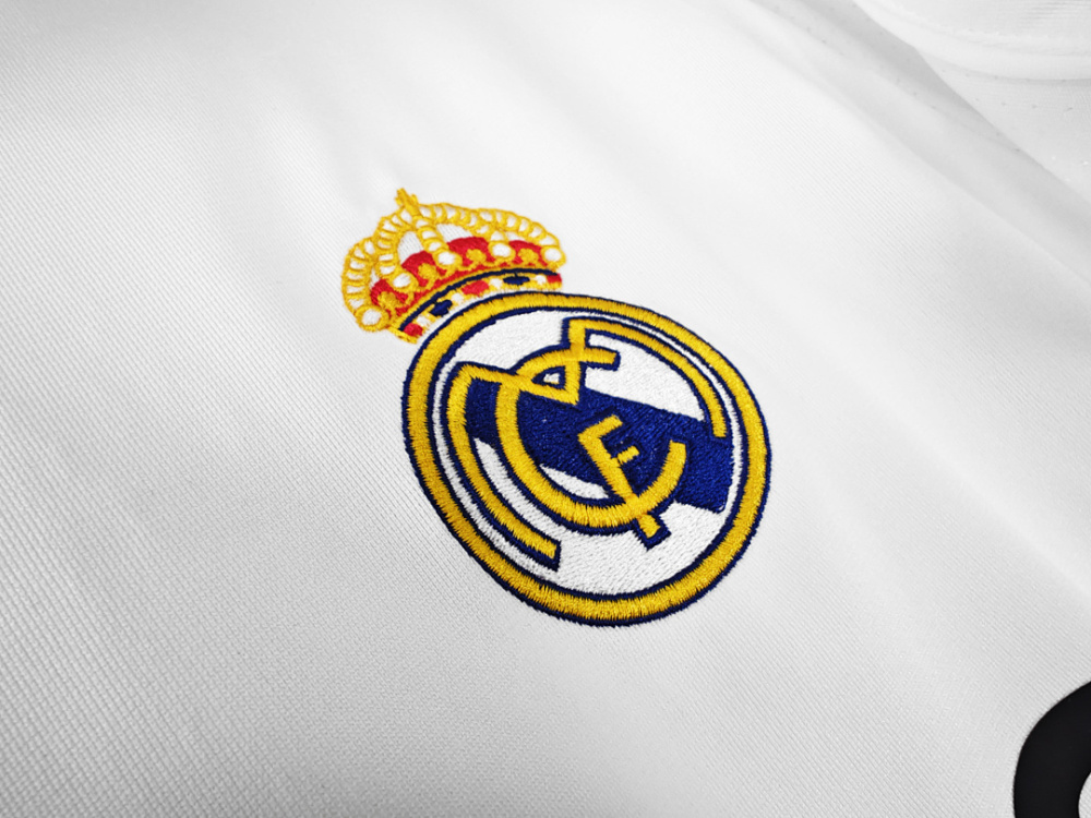 2005/06 season Real Madrid home Retro