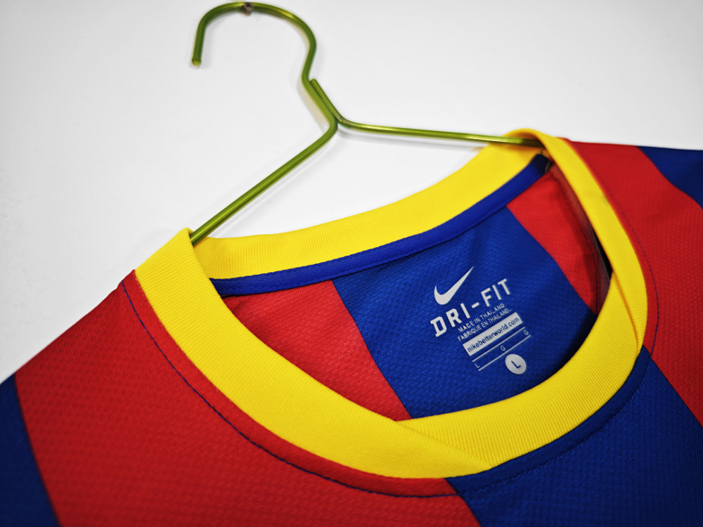 2010/11 season  Barcelona UEFA Champions League Long sleeved retro Fan version